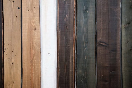 色合い豊かな木目の板を並べた背景テクスチャー
