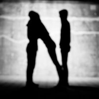 「N」のアルファベット（人文字）の写真