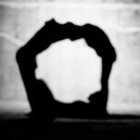 「O」のアルファベット（人文字）の写真