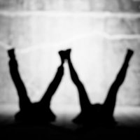 「W」のアルファベット（人文字）の写真