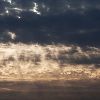 天使のはしご...？（夕暮れの雲）の写真