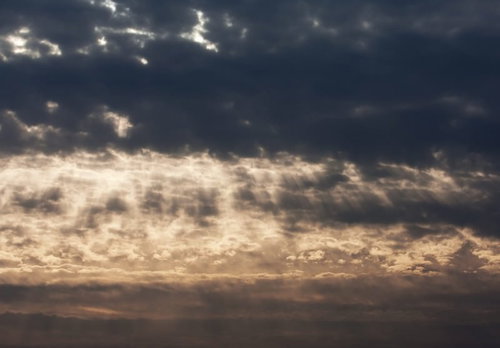 天使のはしご...？（夕暮れの雲）