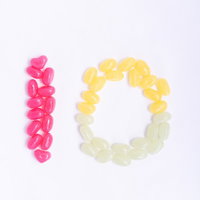 キャンディとジェリービーンズで作った数字の10の写真