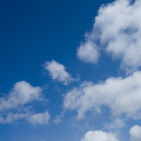 快晴だと思ったら白い積雲が出来てた空の風景の写真