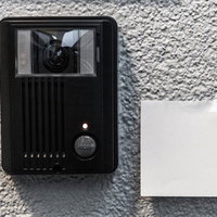 ピンポンダッシュが多いので張り紙で警告するの写真