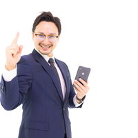 iPhone Xs Max は最高だと応援するドイツ人ハーフの写真