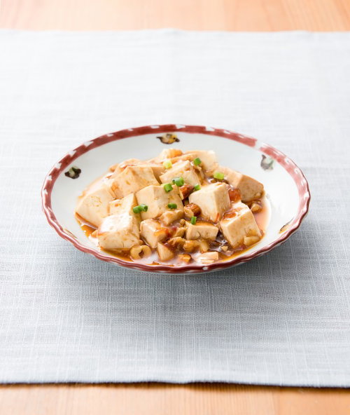 ネギを散らした麻婆豆腐の一皿