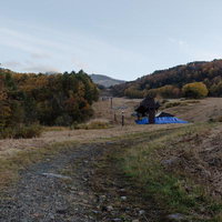 磐梯山裏磐梯登山口の秋色の登山道、リフトとともに楽しむ裏磐梯の写真