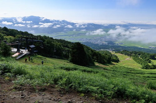 眼下に広がる絶景と磐梯山猪苗代登山口からのリフト展望台