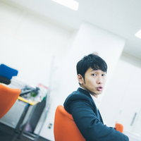 アヒル口が似合わないアラサーくんの写真