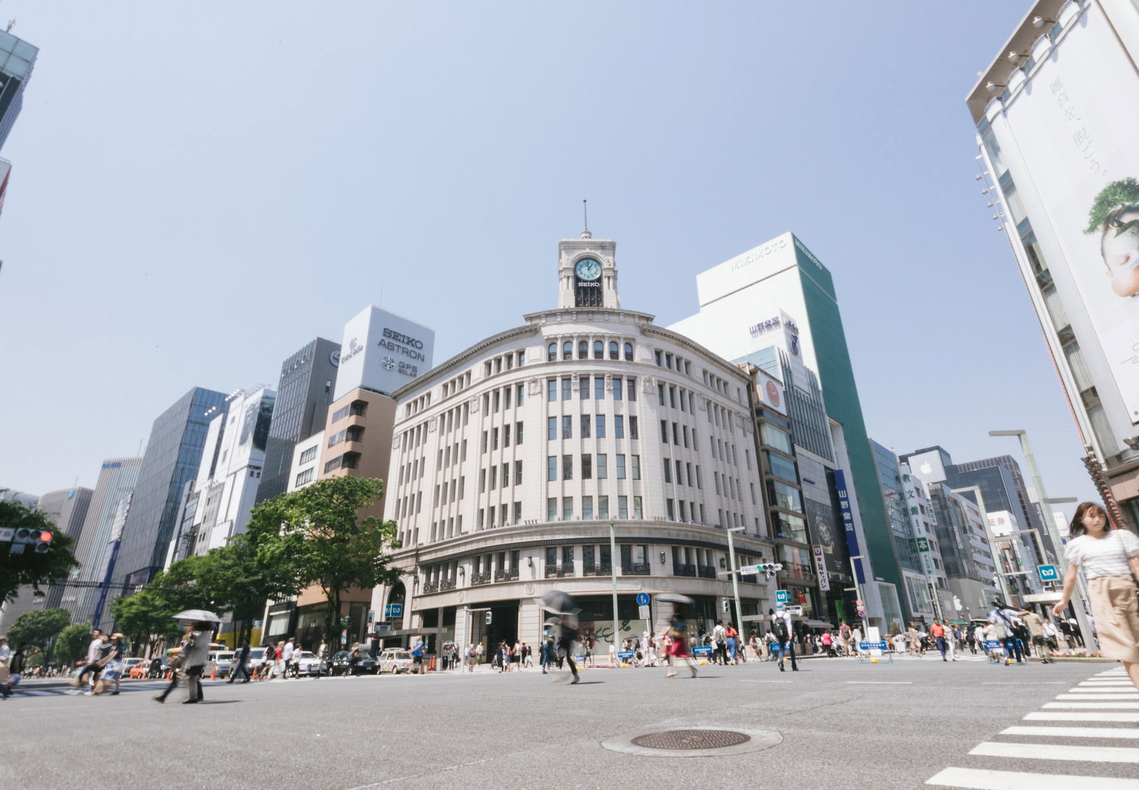 銀座四丁目交差点に建つ和光の時計台