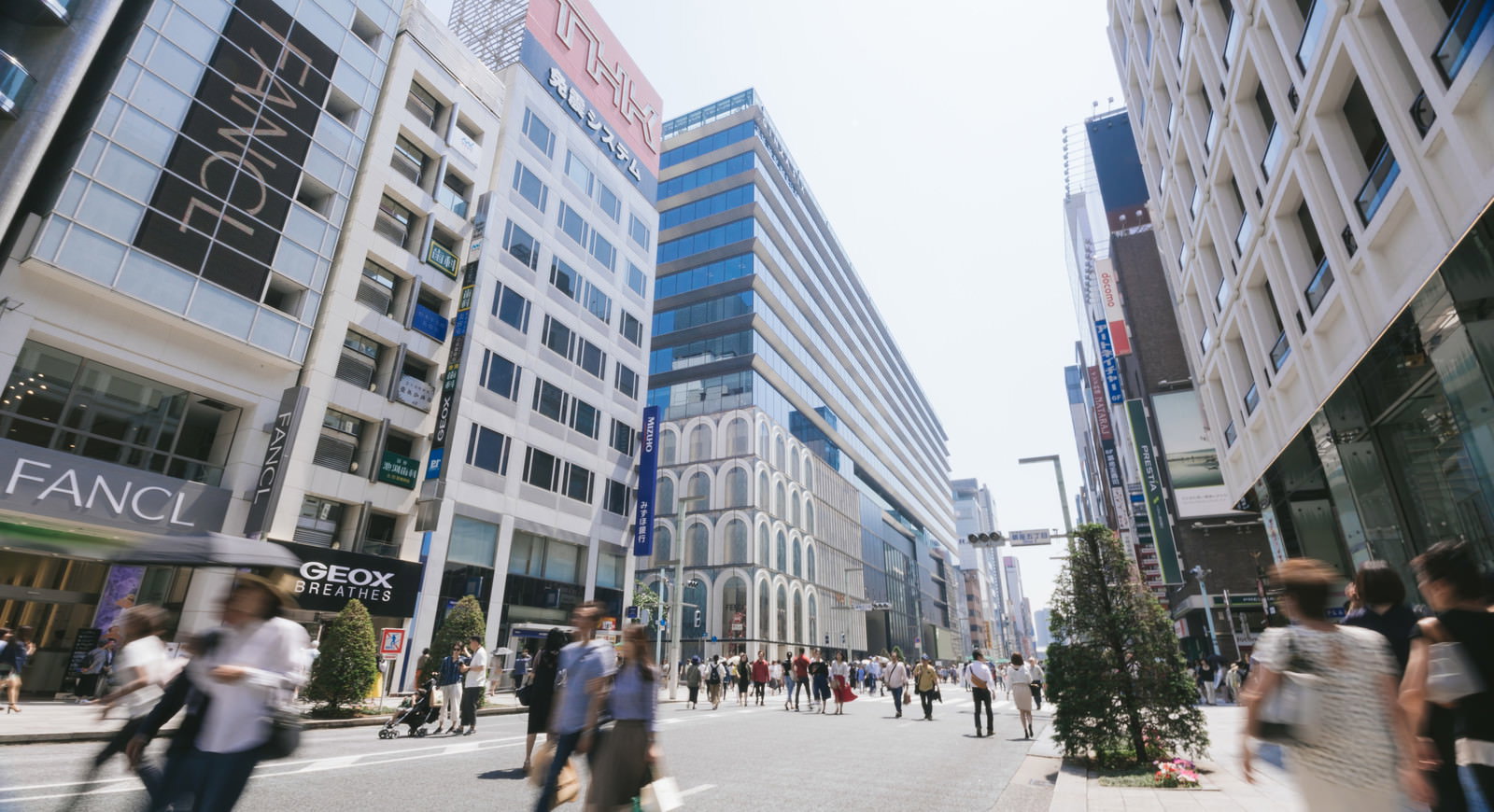 銀座の歩行者天国とGINZA SIX