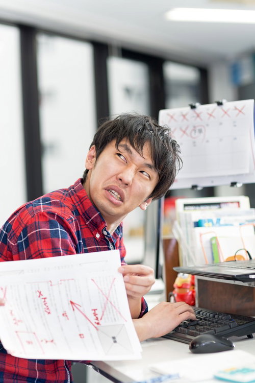 【に】入稿前日に大量の赤字