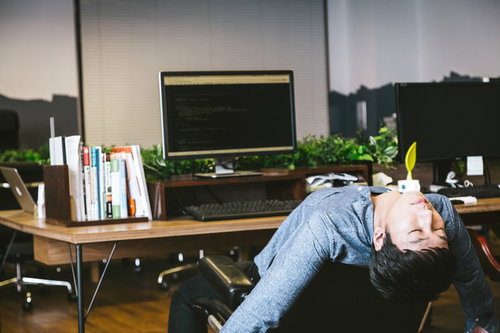 出社したけど働きたくない男性