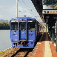 走行中のJR九州783系特急電車の写真