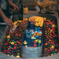 古殿八幡神社のお祭りで遊ぶスーパーボールすくいの屋台の写真