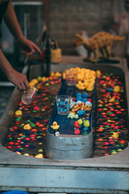 古殿八幡神社のお祭りで遊ぶスーパーボールすくいの屋台