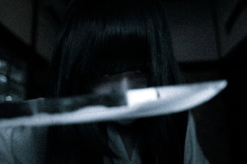 包丁を握りしめ襲撃する幽霊の仇討ち～怨霊の復讐劇～