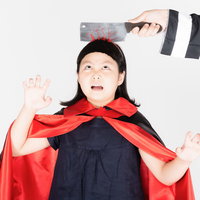 脳天直撃！うぎゃぁあああああと叫ぶハロウィンコスプレの子どもの写真