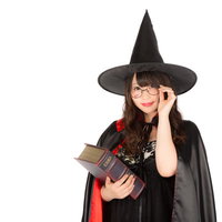 マチェーテを持った囚人コスプレの茜さやの写真