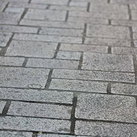 佐賀県伊万里市大川内山の歴史ある磁器産地の石畳の坂道の写真