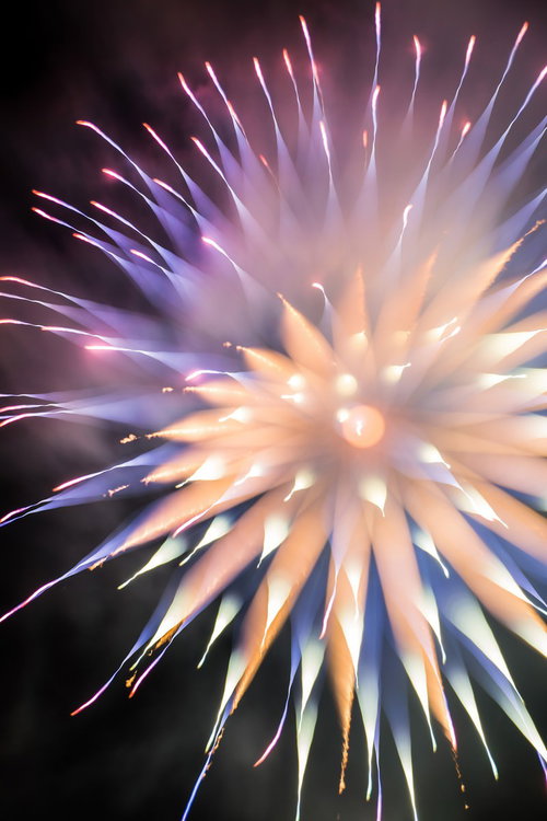 やわらかい暖色のゆるふわ花火の夜空〜ピンク×パープル×橙色