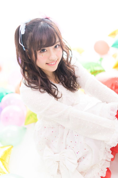 わたしが元祖、フリー素材アイドルです ツインテールとリボン姿