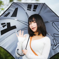 憧れの漫画シーンで「ドン！！」と登場する女性の写真