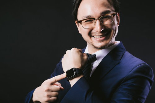 昇進祝いでApple Watchを手に入れたエリート