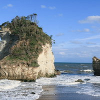 千葉県いすみ市津々ヶ浦の夫婦岩と青い海の景観の写真