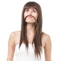 鼻柱、口の呼吸、むき出しの肩、「髭！」の写真