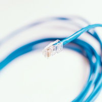 ネットワークケーブル（LANケーブル）のコネクタ部分の写真