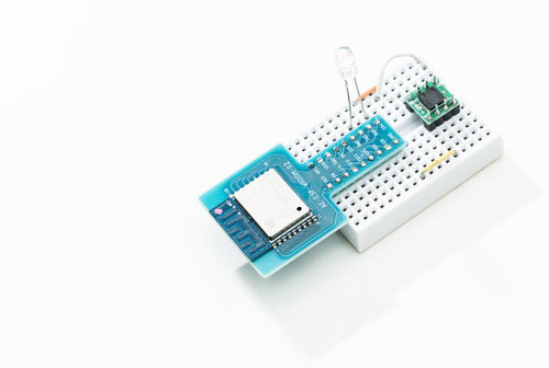 ESP-WROOM-02をブレッドボートに装着