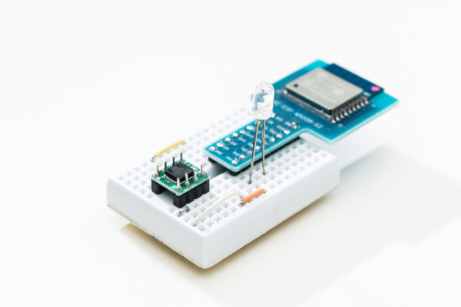 ラズベリーパイとIoT開発パーツ一式の俯瞰