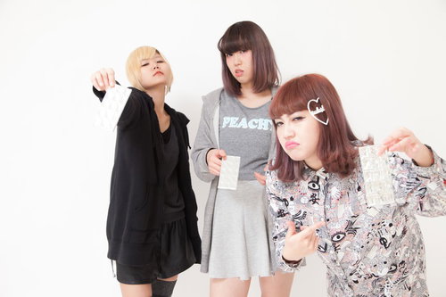 出演料が板チョコだったガールズバンドのメンバーたち