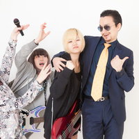 他のバンドマンにお持ち帰りされるガールズバンドのボーカルの写真