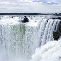 ブラジルの「イグアスの滝」の写真