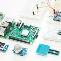 ラズパイとIoT電子工作センサー類の開発キットの写真