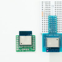 ブレッドボード上のWi-FiモジュールESP-WROOM-02の写真