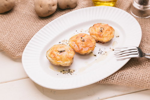 じゃがいもにチーズを乗せた、おいしかぁ～便のグラタンレシピ