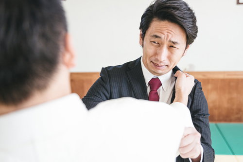 柔道着姿の上司と接待で強制される組み手、職場の人間関係