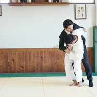 柔道場でサラリーマンを投げる瞬間 その3の写真