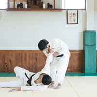 柔道の投げ技 一本背負いを決める瞬間（シーン9）の写真
