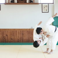 柔道の投げ技、背負投（シーン3）の写真