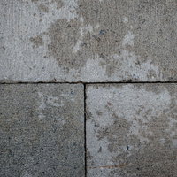 積み重ねられたグレーのコンクリートブロックの写真
