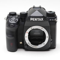 PENTAX K-1Ⅱボディの黒いカメラボディの写真