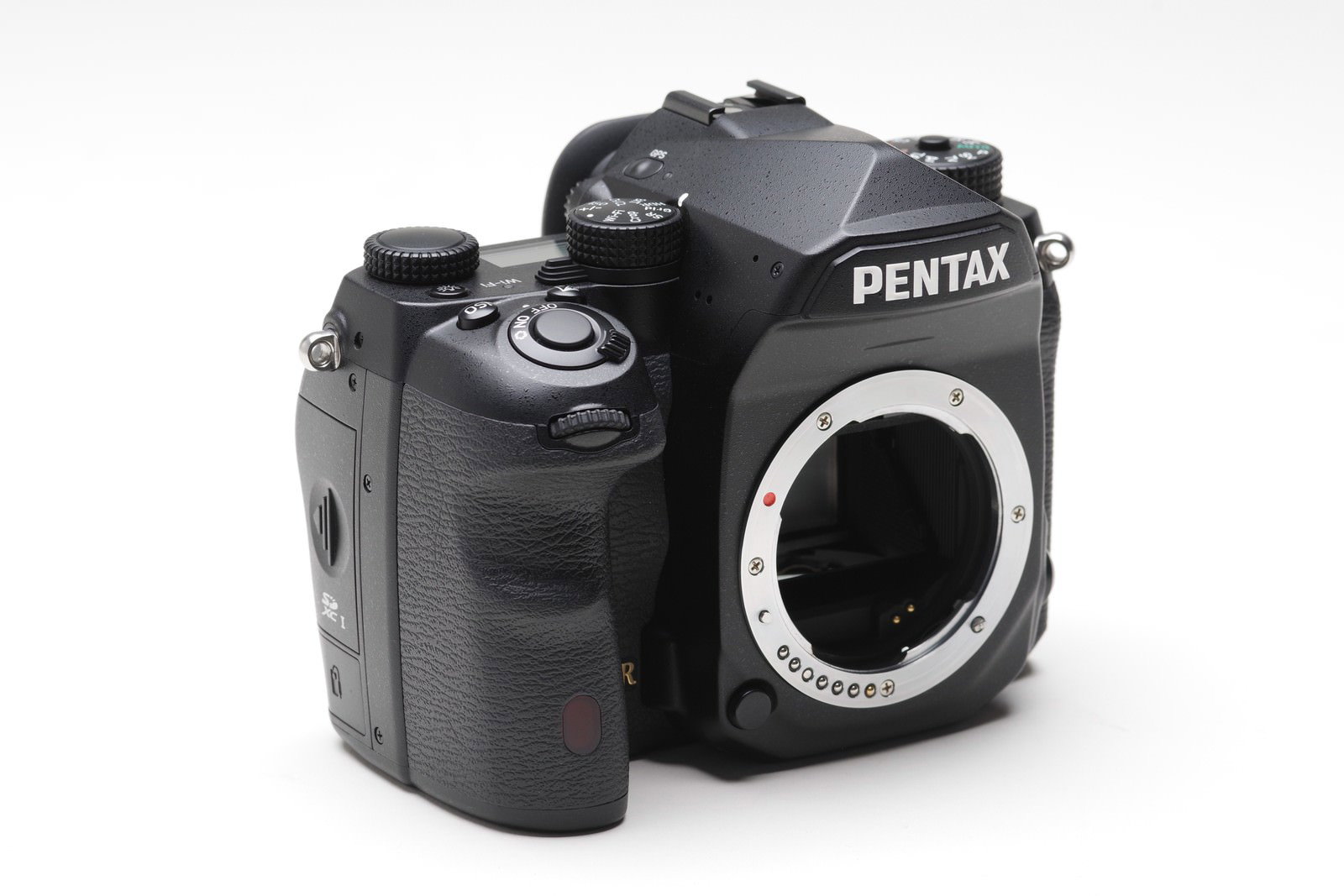 レンズ未装着のPENTAX K-1MarkⅡボディ