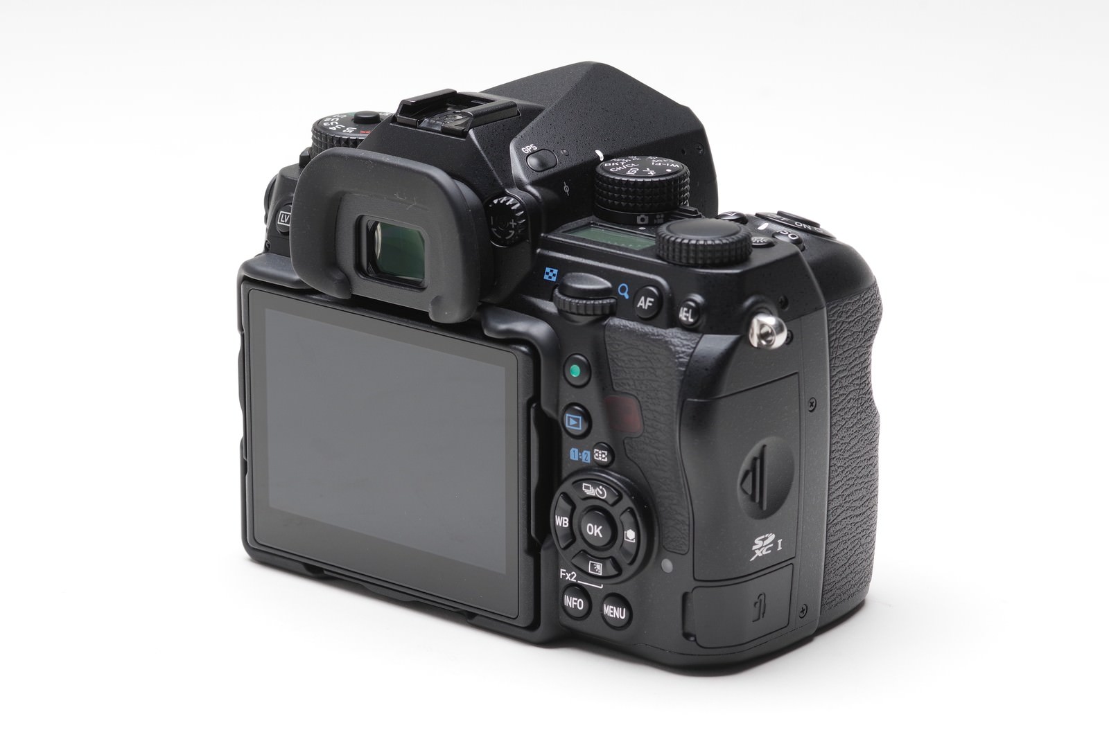 背面から撮影されたPENTAXのK-1MarkⅡデジタル一眼レフカメラ