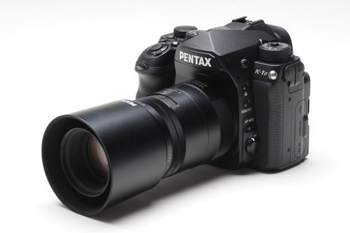 PENTAX K-1Ⅱにsmc PENTAX-D FA MACRO 100mmF2.8装着のデジタル一眼レフ