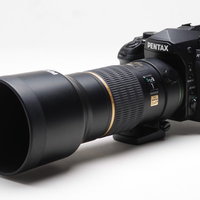 PENTAXカメラ K-1 Mark IIと300mm望遠レンズの写真